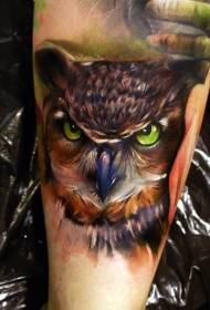 Arm realistiese uilkop tattoo patroon