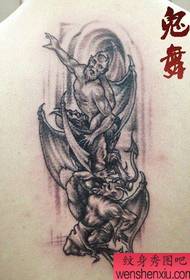 ກັບຄືນໄປບ່ອນຮູບແບບ tattoo ຊາຕານເຢັນທີ່ໄດ້ຮັບຄວາມນິຍົມ