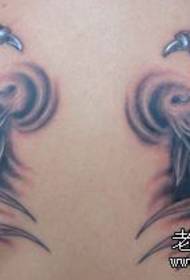Pattern di tatuaggi di e spalle