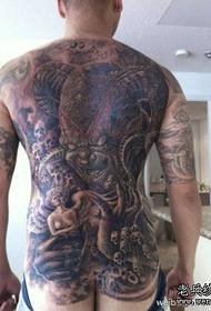 Демондық тату-сурет үлгісі: толық арқадағы шайтанның татуировкасы үлгісіндегі тату-сурет