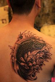Gipakita ang tattoo, girekomenda ang usa ka pattern sa back squid lotus tattoo