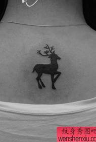 Knabino reen bela totema sika cervo tatuaje ŝablono