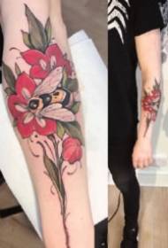 Illustrazione del tatuaggio colorata mano bella scuola 9 tatuaggio braccio della scuola