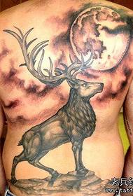 Consiglia un bel modello di tatuaggio di cervo con la schiena piena
