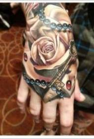 Kézzel tetoválás mintával személyre szabott kéz tetoválás mintával