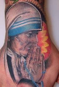 Restituisca l'immagine religiosa del tatuaggio di preghiera della donna di tema religioso di colore