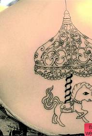 Spettaculu di tatuaggi, cunsigliate un mudellu di tatuaggi di caroselina
