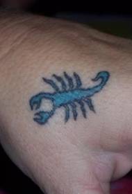 Håndblå flette tatoveringsmønster