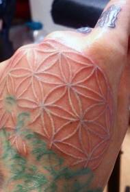 Kézzel fehér tinta dekoratív totem tetoválás minta