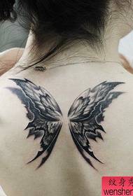 Emisija za tetovaže, preporučite ženski uzorak tetovaže na zadnjim krilima