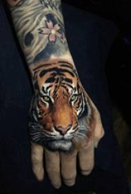 Tiger madaxa tattoo tiger gacanta gacanta tiger madaxa sawirka