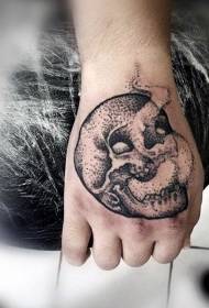Mão de volta espinho estilo preto crânio e nevoeiro tatuagem padrão