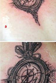Natrag popularni uzorak tetovaža pop kompasa