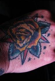 Njano rose na majani nzuri tattoo muundo nyuma tattoo