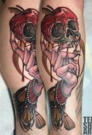 Noga smiješno obojena oblika lubanje slika tetovaža jabuke