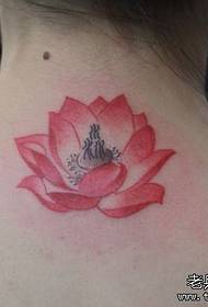 Qizil lotus zarb naqshli go'zallik