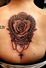 prekrasan ljubavni uzorak tetovaže ruža