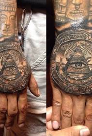 Foto di ornato colorato misteriosa piramide del tatuaggio sul dorso della mano