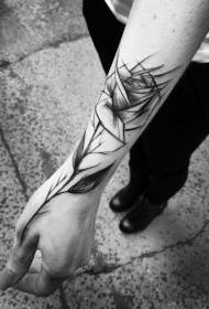 Ang arm simpleng itim na sketch style rose pattern ng tattoo