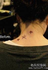 Небольшая свежая спина пятиконечная звезда татуировки работает