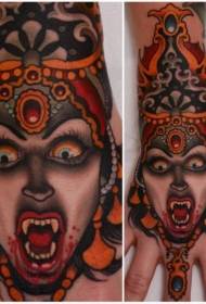 Hand-ou-vroulike tatoeëringpatroon vir vroulike vampiere