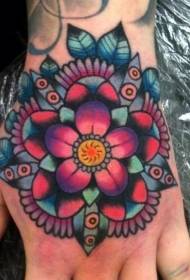 Mano di ritornu a scola antica modella di tatuate di fiori mandala brillanti