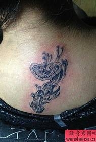Esquena clàssica popular tatuatge desitjós a l'esquena