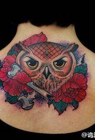 Tyttö takaisin suosittu klassinen pöllö tatuointi malli