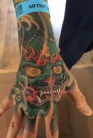 18 set di disegni tradizionali tradizionali di tatuaggi a mano