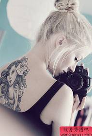 Tetovēšanas šovs, iesakiet populāru sieviešu muguras portreta tetovējumu