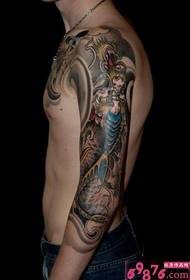 Immagini di tatuaggi retrò con braccio di fiori creativi prepotenti