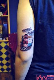 海灯台色のタトゥーの写真