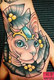 Намунаи tattoo саг ранги дасти