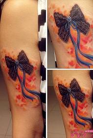 Imágenes creativas de patrones de tatuaje de encaje y estrellas caladas