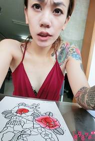 Personality little beauty fashion flower arm tattoo picture