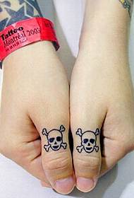 Убава палецот на рацете до чудна слика со слика за тетоважа на мало девојче
