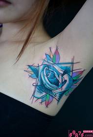Foto di tatuaggio rosa blu ascelle creativo