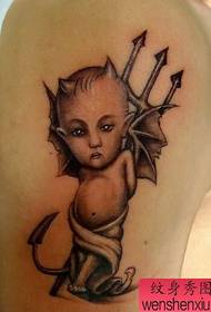 Manifestazione di tatuaggi, cunsigliate un grande mudellu di tatuatu di demone d'angelo di bracciu