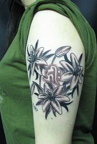 Maruva tattoo mufananidzo wemaruva anoyerera paruoko rukuru