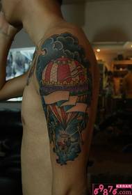 Creative waarm Loftballon Blummenarm Tattoo Bild