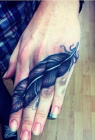 Frumos mână de modă tatuaj imagine de pene
