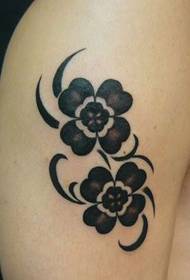 Imagens de padrão de tatuagem de totem de flor fresca de braço grande