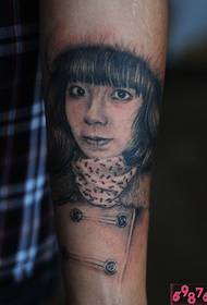 Arm girl tatovering avatar bilde