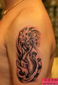 Arm bergamot lotus tattoo patroon