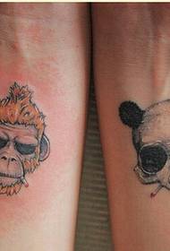 Hunhu hwakagwinya wakanaka wekatuni panda monkey tattoo muenzaniso pikicha