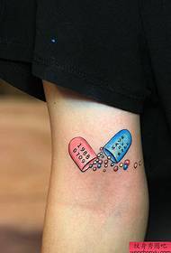 Tatuering showbild rekommenderade en arm piller tatuering mönster för bokstäver