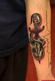Tatuiruočių šou, rekomenduokite rankos durklo gyvatės tatuiruotę