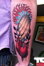 tattoo yenye ubunifu wa mikono