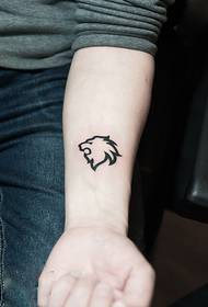 Petite image de tatouage de tête de lion