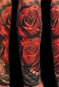 un patrón de tatuaxe de brazo de flores colorido